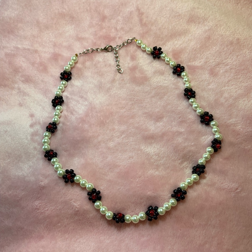 100% handmade beaded necklace 🖤❤️